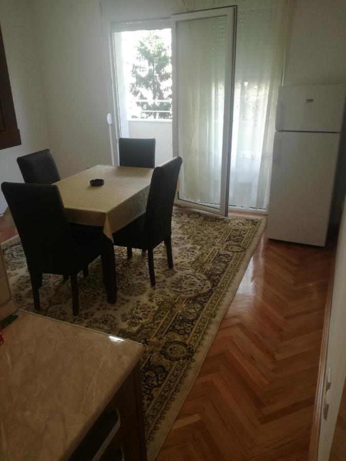 Stan Na Dan Pex Free Parking Apartamento Vranje Exterior foto