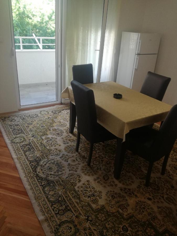 Stan Na Dan Pex Free Parking Apartamento Vranje Exterior foto