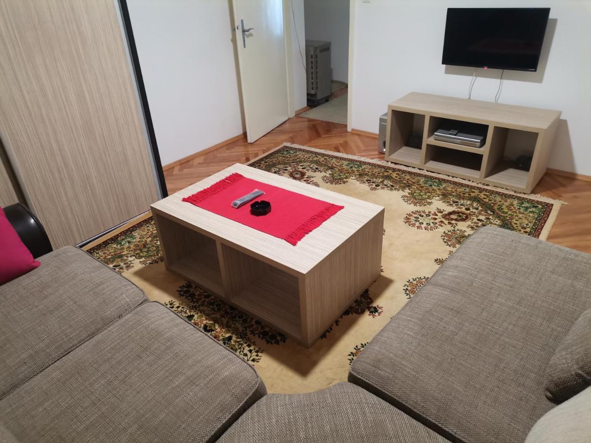 Stan Na Dan Pex Free Parking Apartamento Vranje Exterior foto